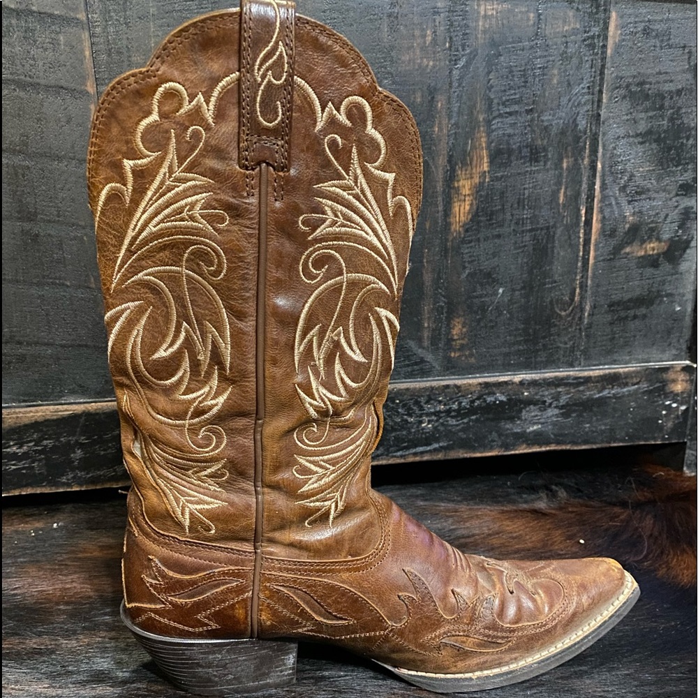 Ariat: Heritage Western J Toe Wingtip
